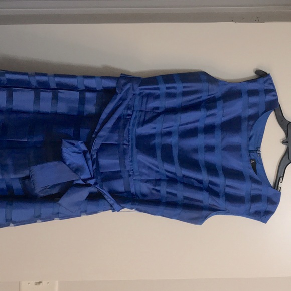 Dress - Picture 1 of 7